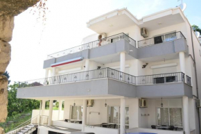 Pelingu Apartments